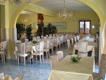 Isolabella Hotel Вентотене Екстериор снимка