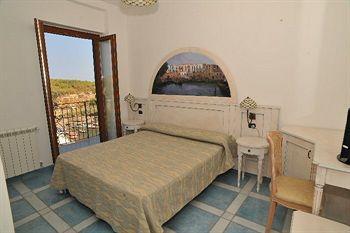 Isolabella Hotel Вентотене Екстериор снимка